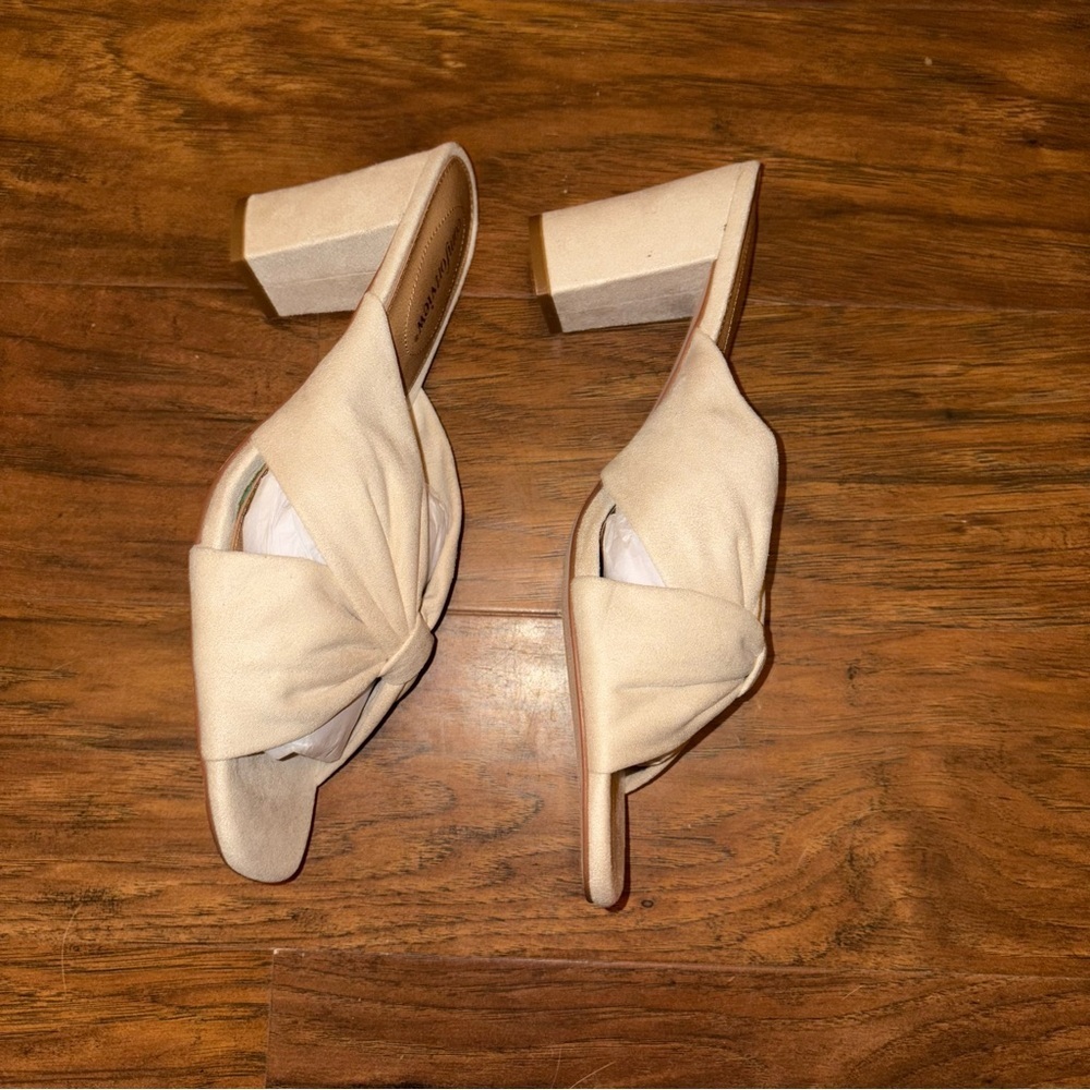 Comfortview Cream Knot Heels Size 9.5 W - Picture 4 of 8